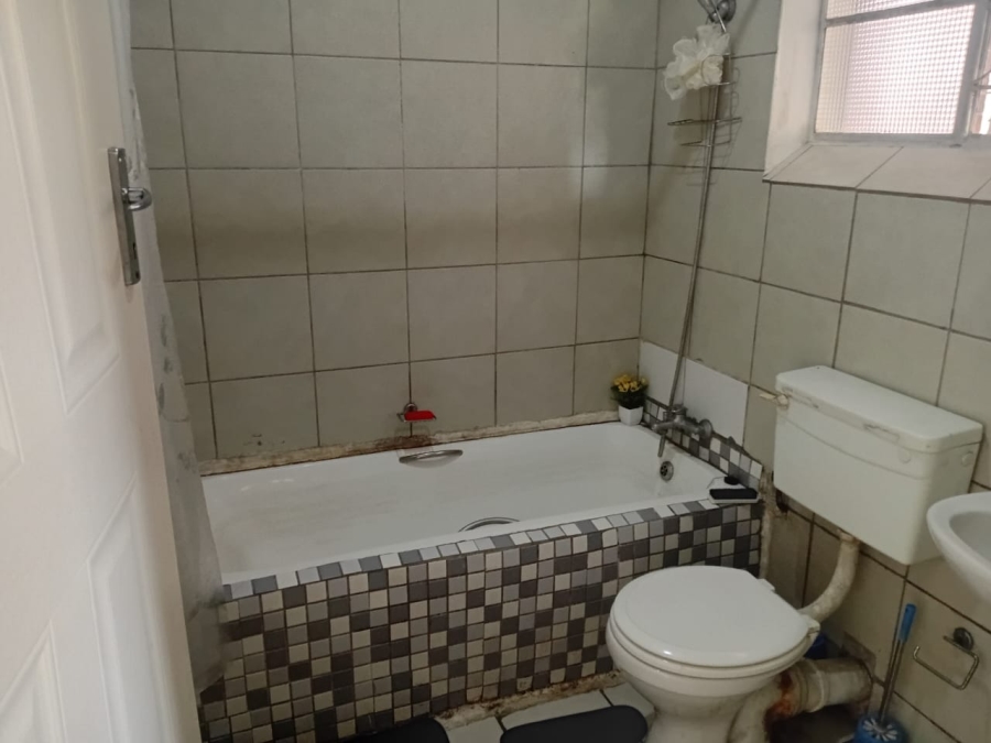 To Let 1 Bedroom Property for Rent in Quigney Eastern Cape